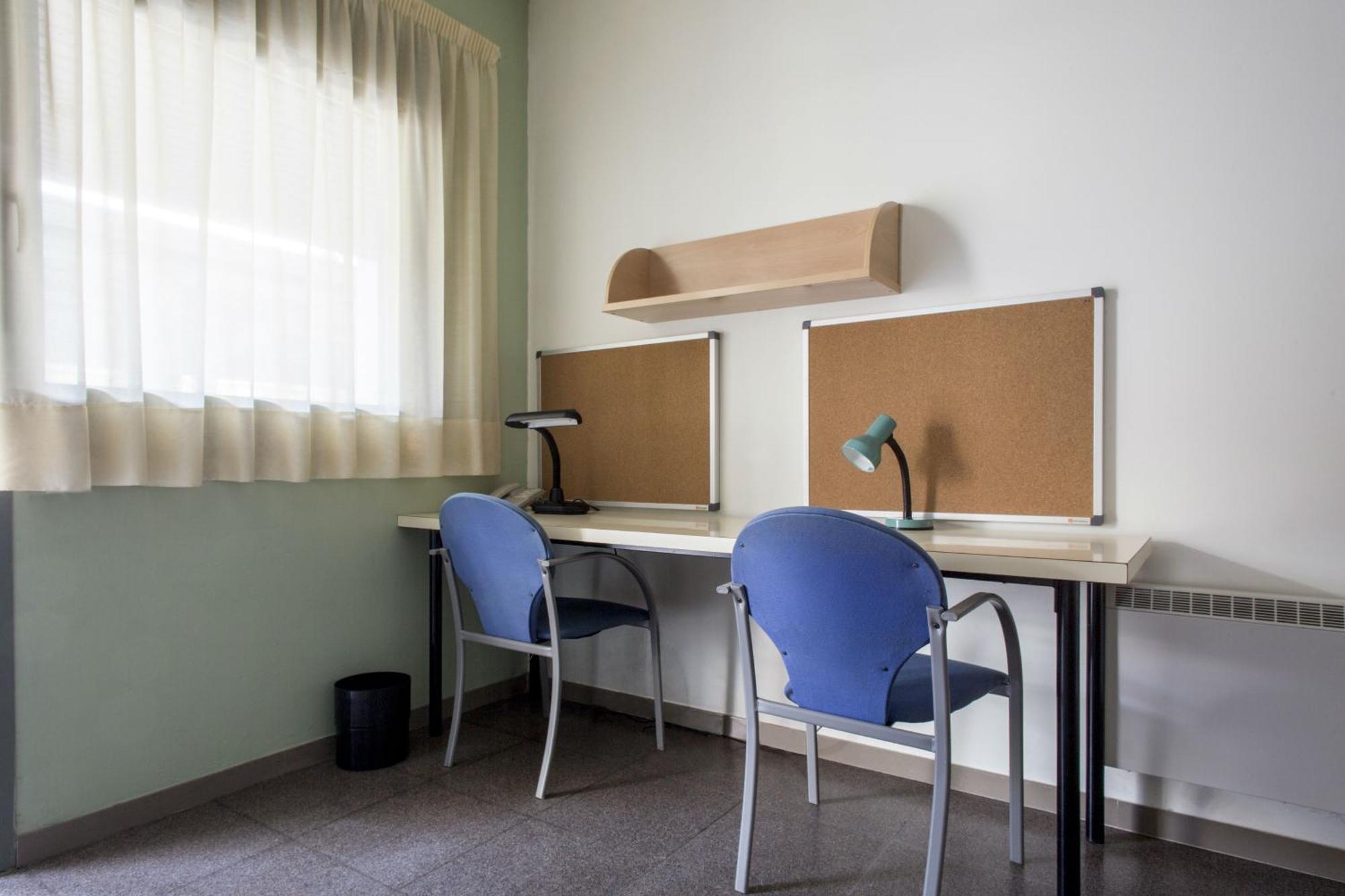 Residencia Universitaria Resa As Burgas Ourense Ruang foto